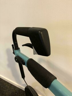 Rollz Motion opvouwbare rolstoel en rollator huren | € 5,-