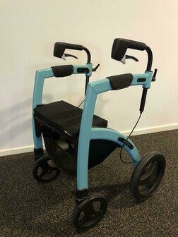 Rollz Motion opvouwbare rolstoel en rollator huren | € 5,-