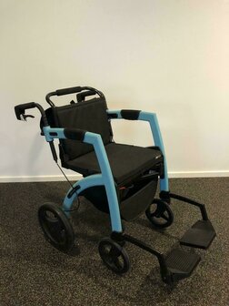 Rollz Motion opvouwbare rolstoel en rollator huren | € 5,-