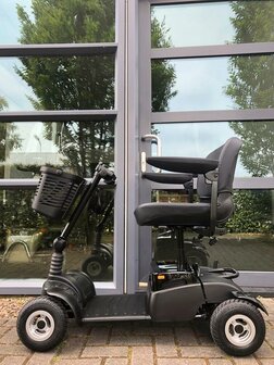 Goedkoop scootmobiel huren bij Zorgbroeder in Surhuisterveen | All-in en geen verrassingen!