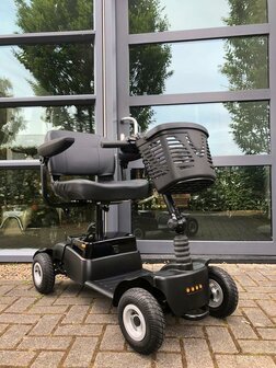 Goedkoop scootmobiel huren bij Zorgbroeder in Surhuisterveen | All-in en geen verrassingen!