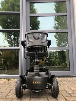 Goedkoop scootmobiel huren bij Zorgbroeder in Surhuisterveen | All-in en geen verrassingen!