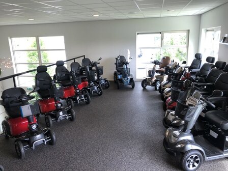 Vierwiel scootmobiel | Invacare LEO | Showroom aanbieding