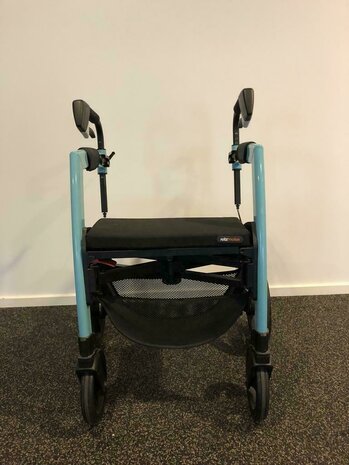 Rollz Motion opvouwbare rolstoel en rollator huren | € 5,-