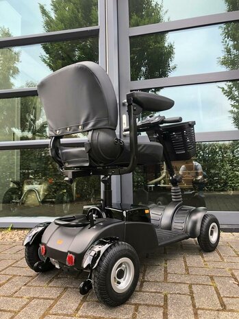 Goedkoop scootmobiel huren bij Zorgbroeder in Surhuisterveen | All-in en geen verrassingen!