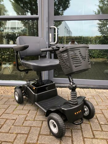 Goedkoop scootmobiel huren bij Zorgbroeder in Surhuisterveen | All-in en geen verrassingen!