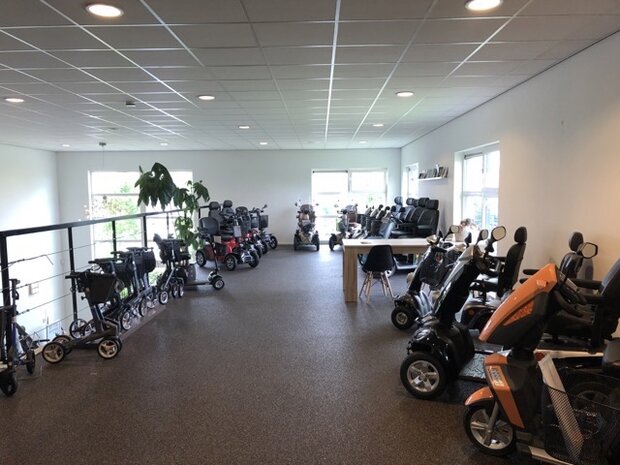 Vierwiel scootmobiel | Invacare LEO | Showroom aanbieding