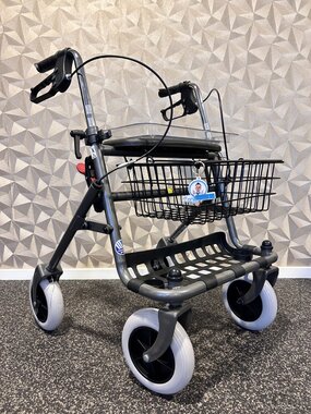 Goedkoopste rollator van Nederland. Incl. Dienblad en Mand